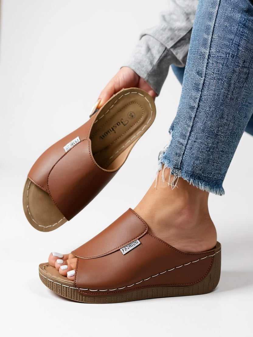 Ramona Platform Slides — Casuarina
